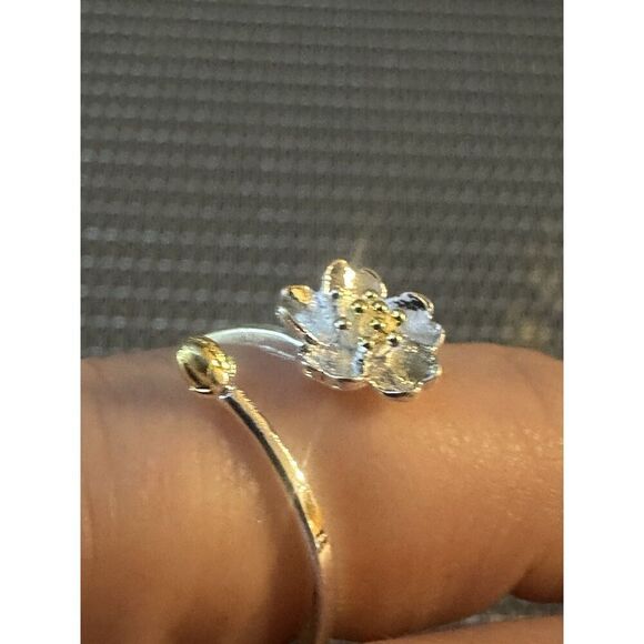 925 Sterling Silver Flower Open Adjustable Ring - Picture 2 of 4